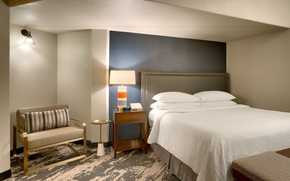 Embassy Suites Tucson Paloma Village 14/53
