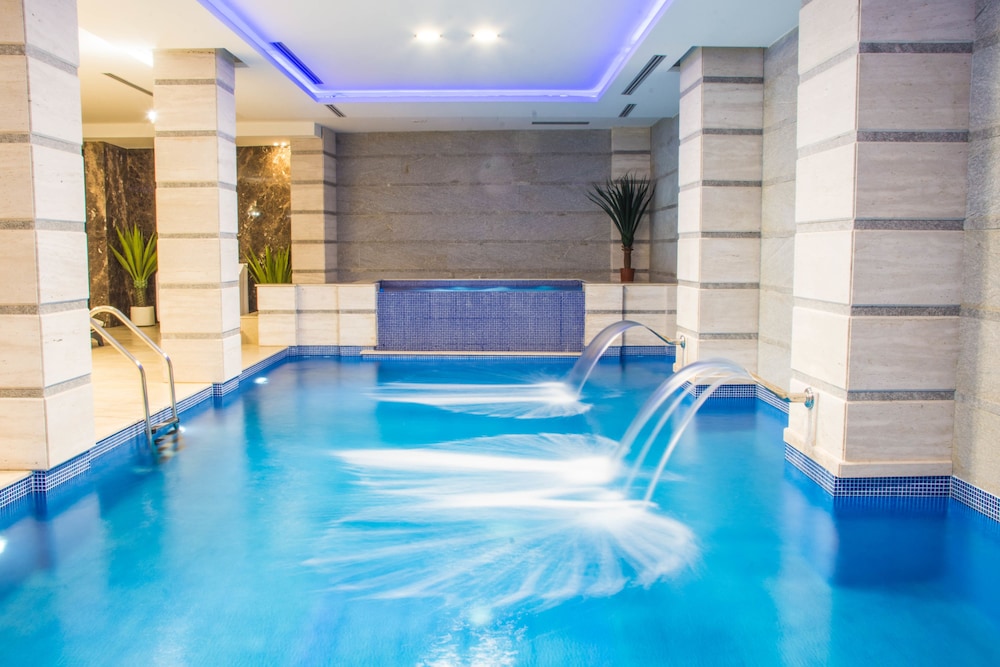 Xenon Hotel 24/50