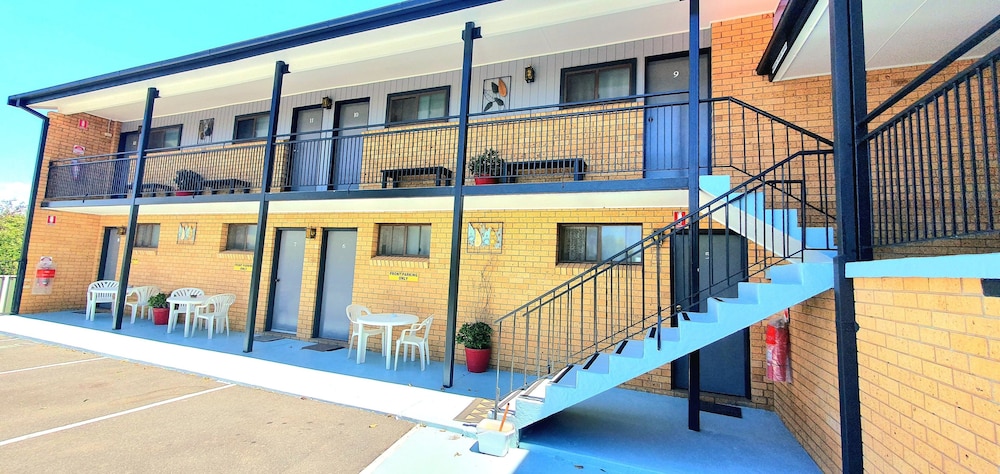 Gold Rush Motel Young 3/59