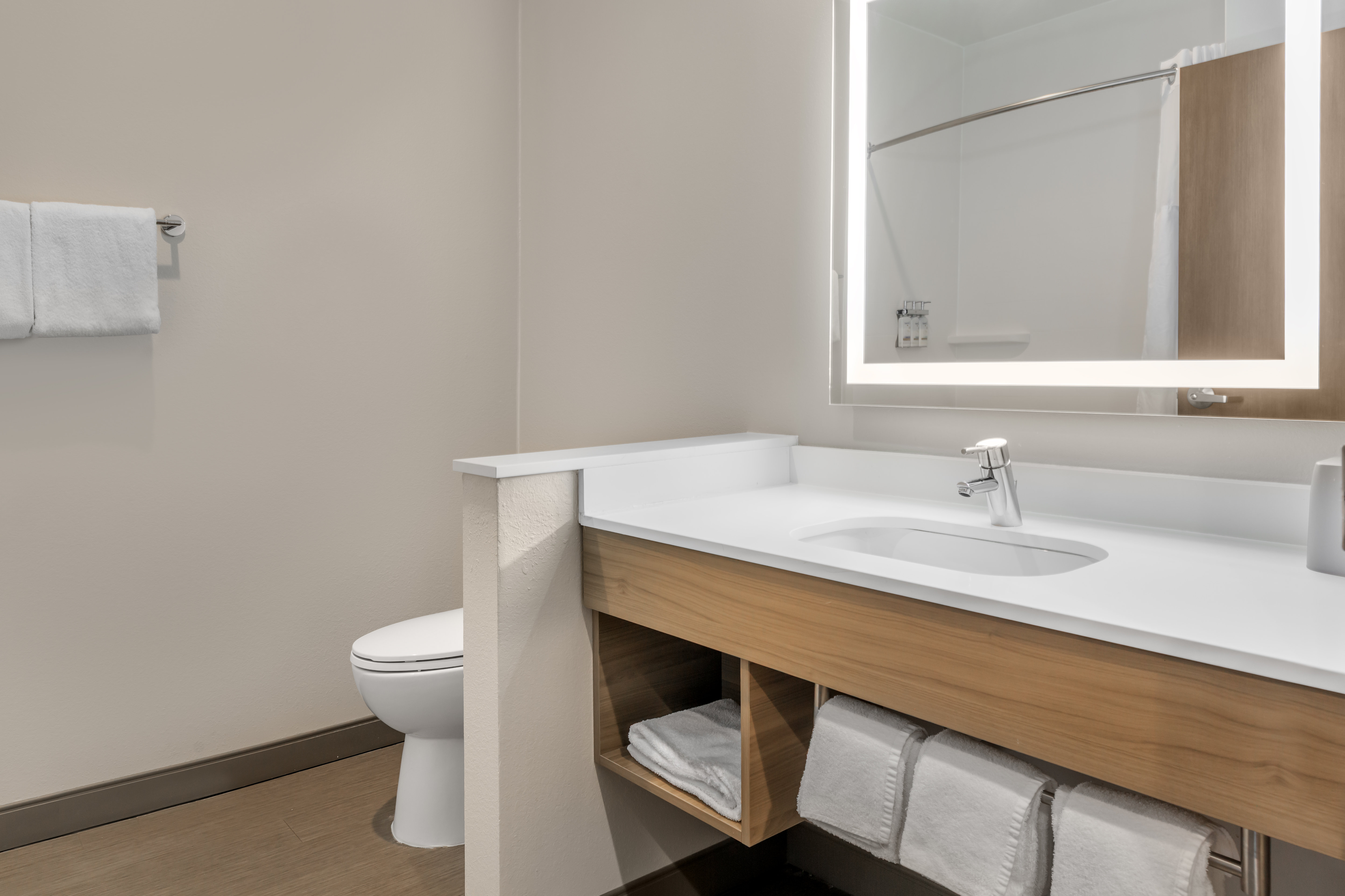 Holiday Inn Express and Suites Dry Ridge 61/63