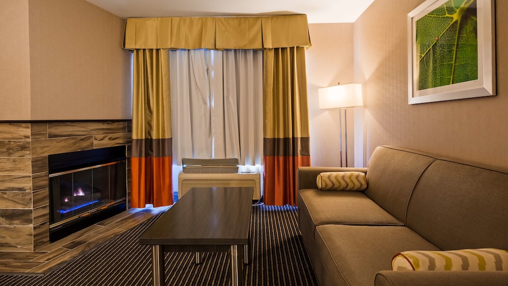 Best Western Plus Rama Inn & Suites 24/34