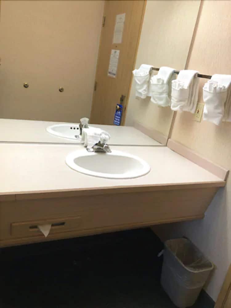 Shilo Inn Mammoth Lakes 58/60