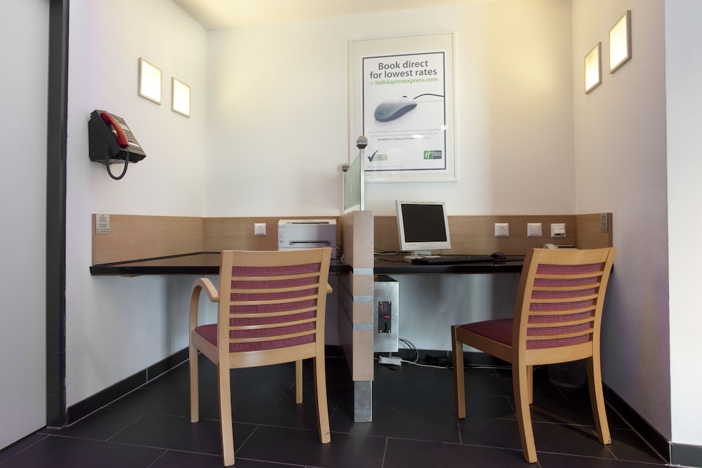 Holiday Inn Express Geneva Airport 31/39