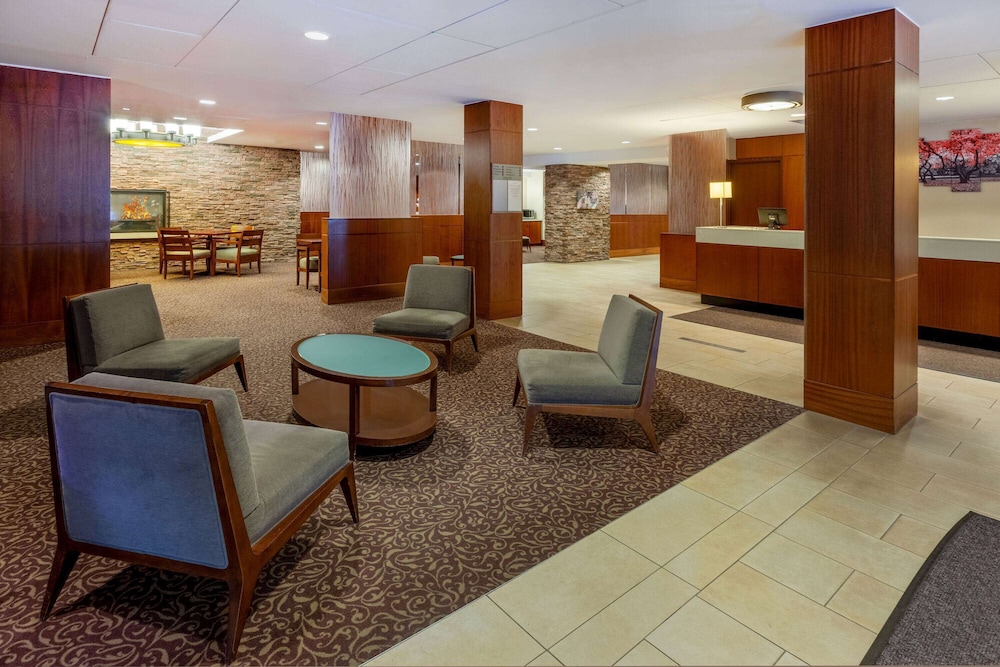 Randolph Hotel Liverpool/Syracuse/Airport West, Trademark 44/63