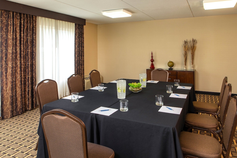FOUR POINTS BY SHERATON KALAMAZOO 32/43