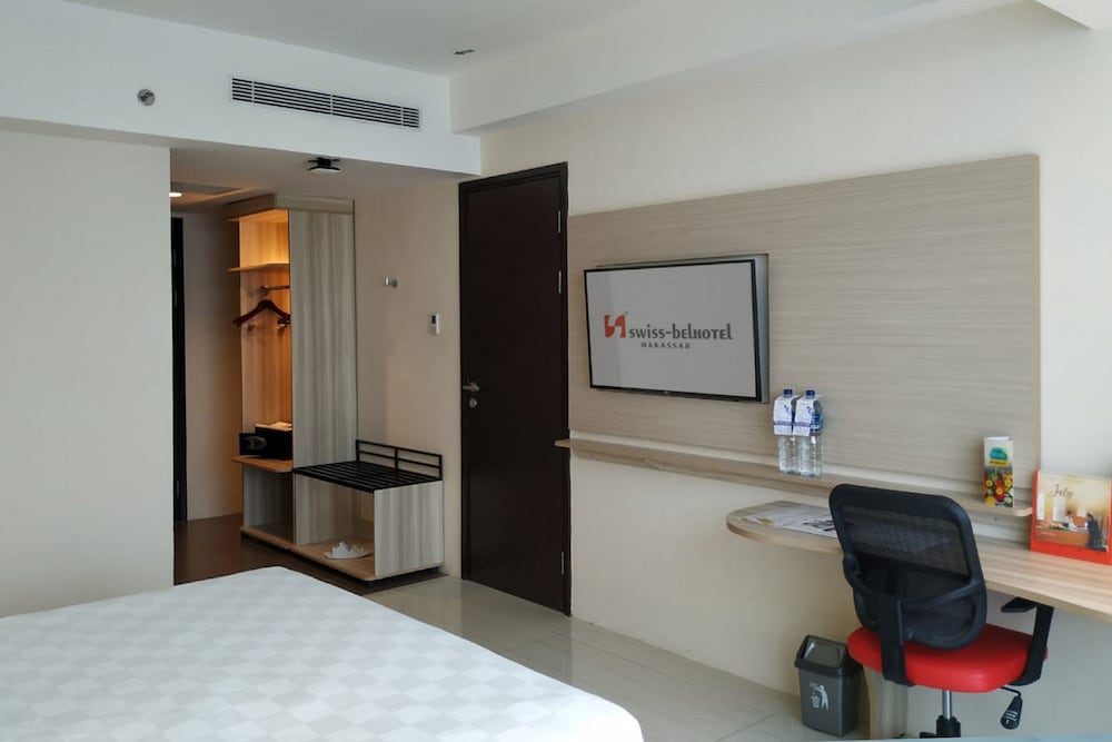 Swiss-Belhotel Waterfront Makassar 10/50