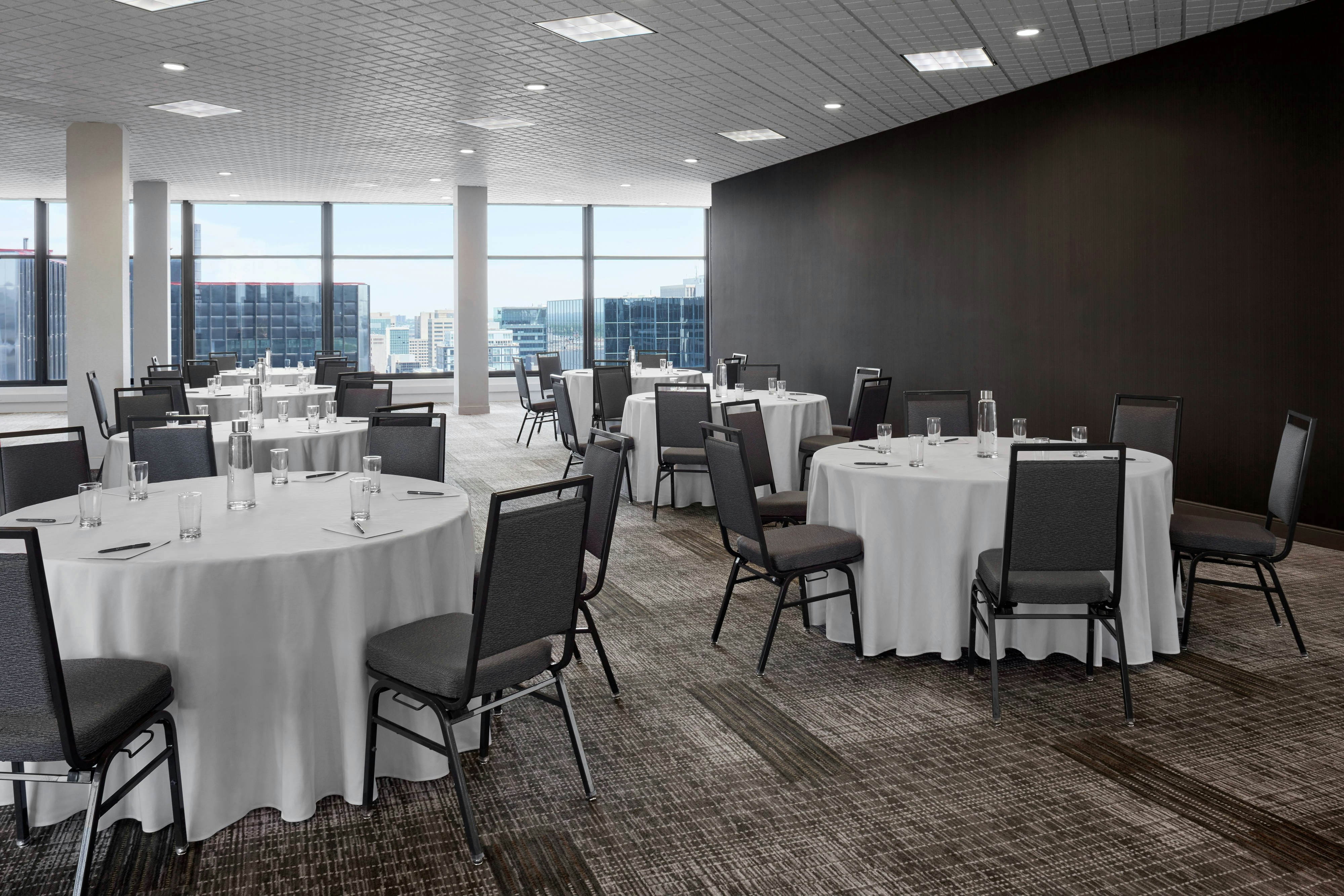 Delta Hotels Ottawa City Centre 50/60