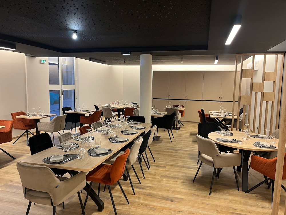 Hotel Le Dormeur Du Val 56/65