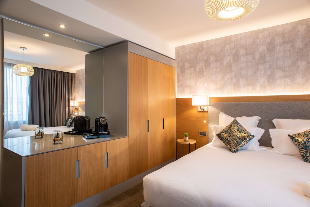 Brit Hotel Paris Orly 5/43