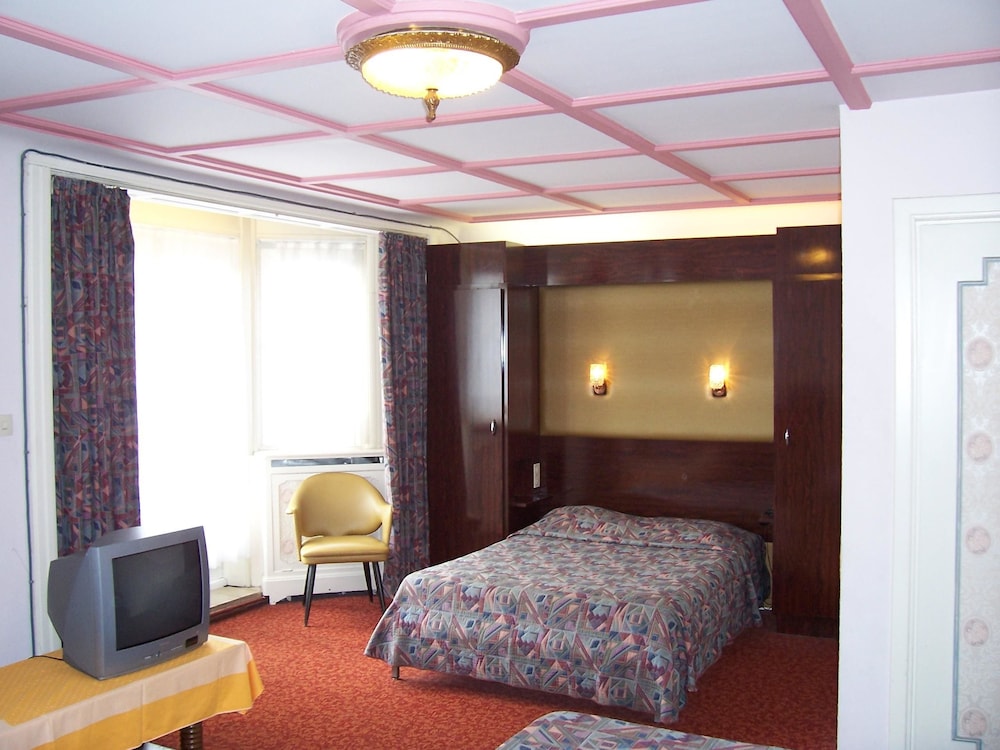 Hotel Manhattan 5/18