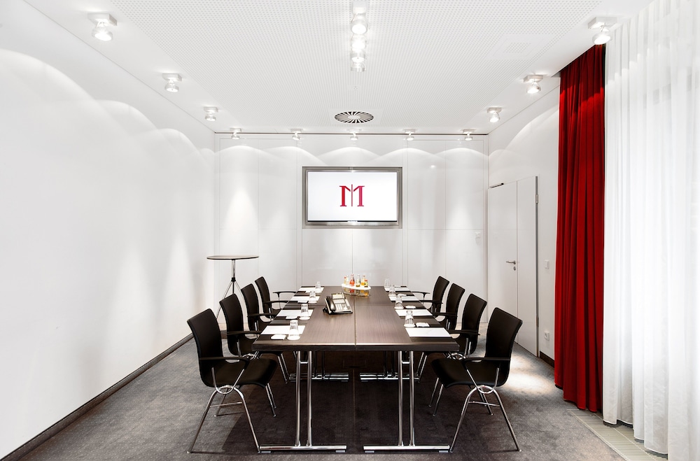 DORMERO Hotel Frankfurt Messe 32/35