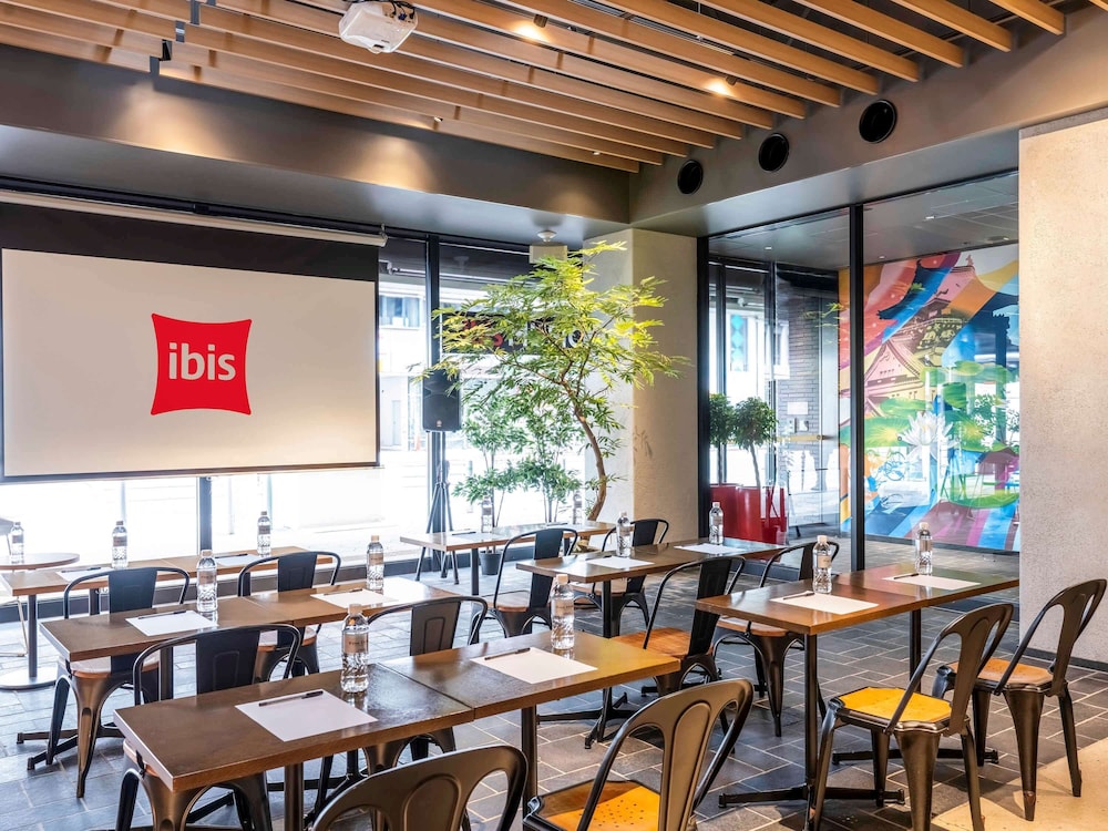 Ibis Osaka Umeda 53/65