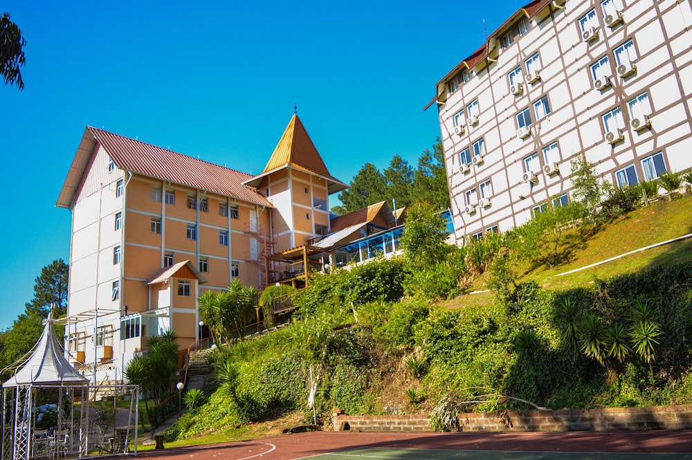 Sky Valle Hotel 2/72