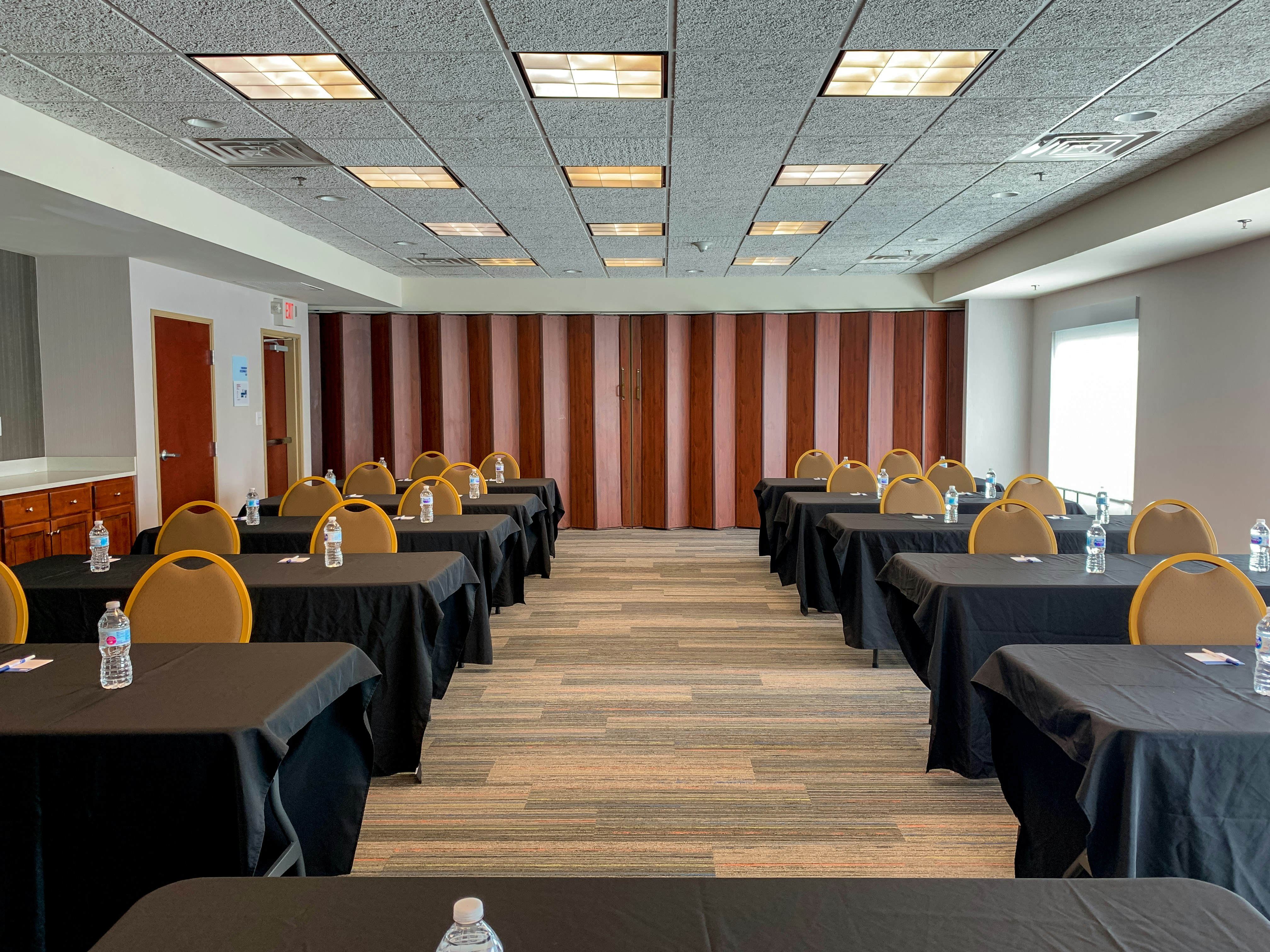 Holiday Inn Express & Suites Lexington Dtwn Area-Keenland 34/41