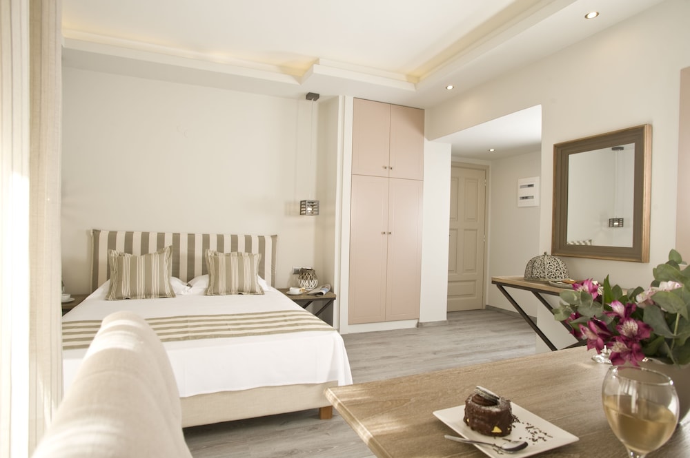 Superior, Queen Bed, Pepi Boutique Hotel 5/10