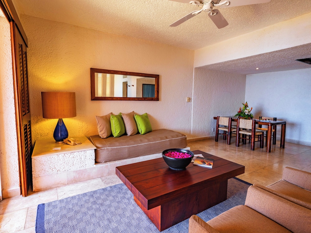 Las Brisas Ixtapa 38/74