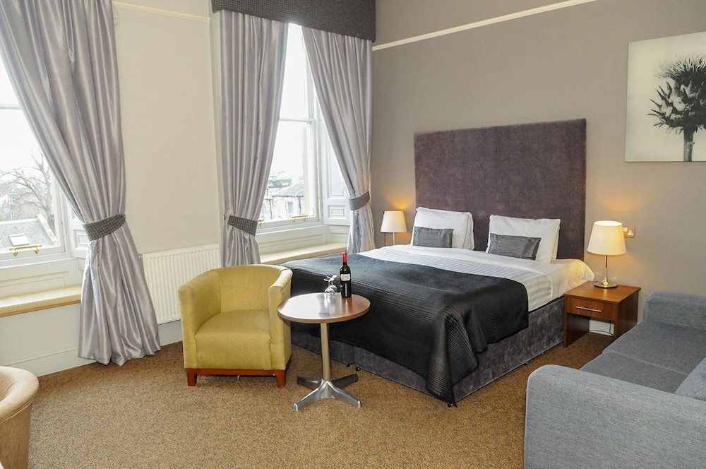 The Salisbury Hotel 25/53
