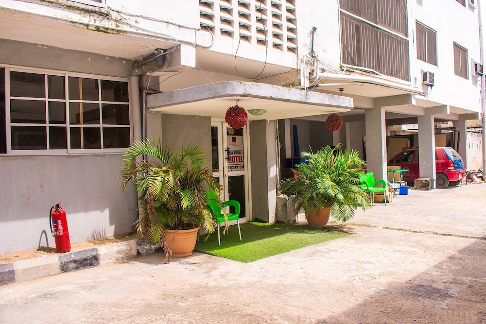 Ikeja Budget Hotel 24/32