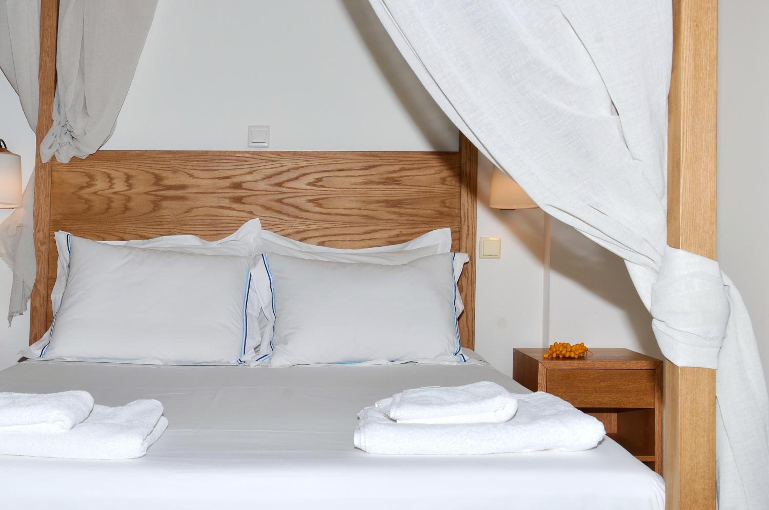 Keros Art Hotel 12/60