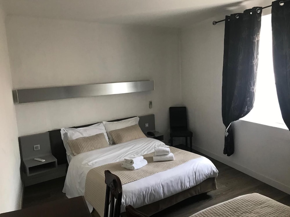Hotel La Bastide D Entraigues Rest de L Autre Cote 32/70