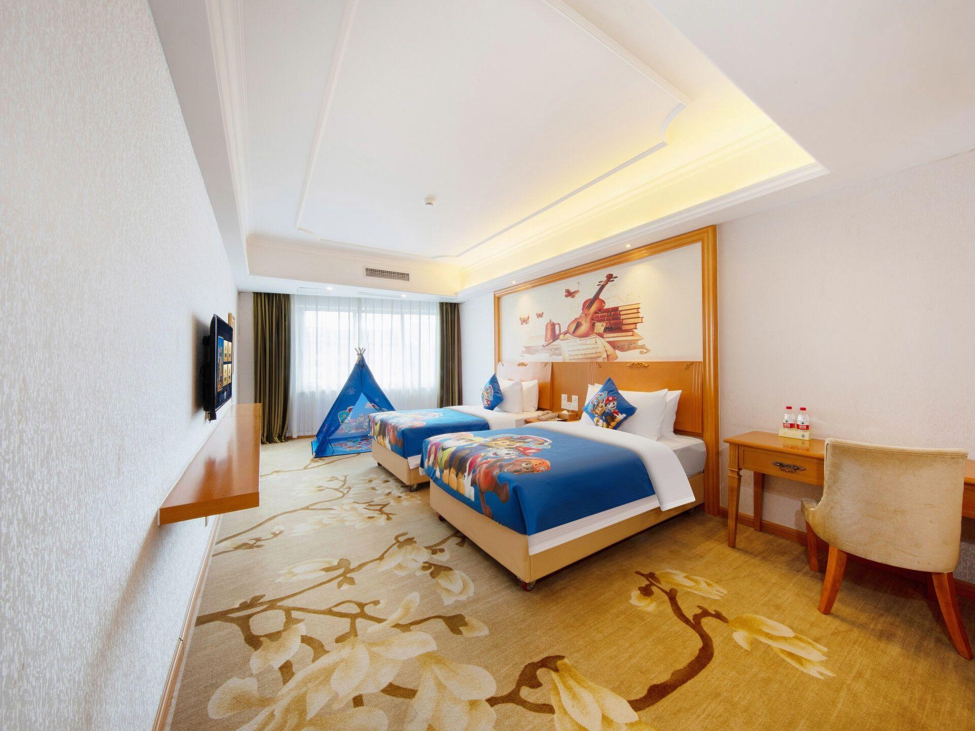 Outsky Hotel 17/50