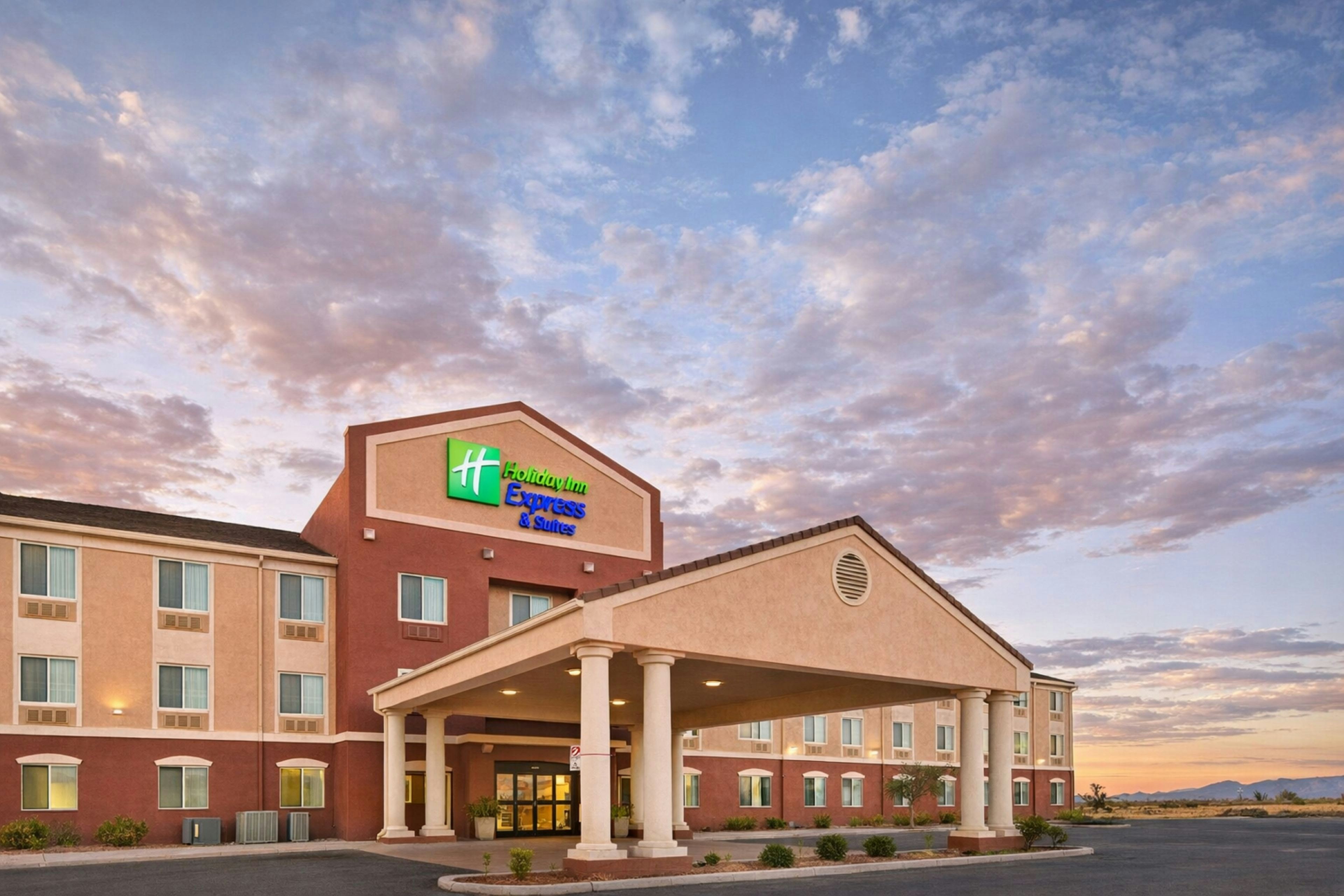 Holiday Inn Express Hotel Suites Willcox 4/53