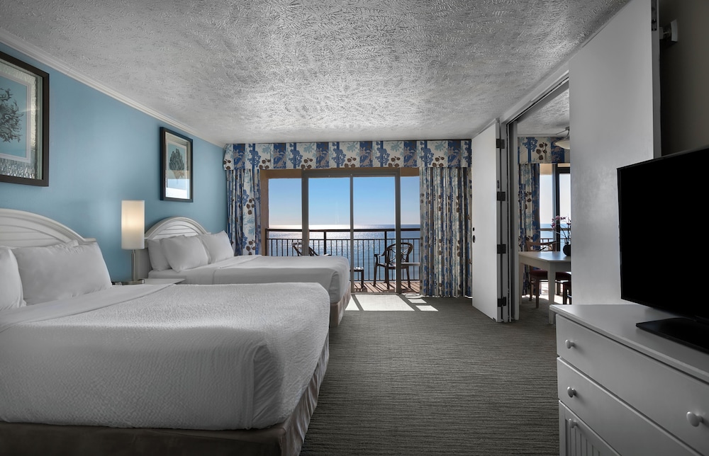 1 Bedroom, Junior Suite, Deluxe, Executive, Murphy Bed, 2 Queen Beds, Ocean Front, Sofa