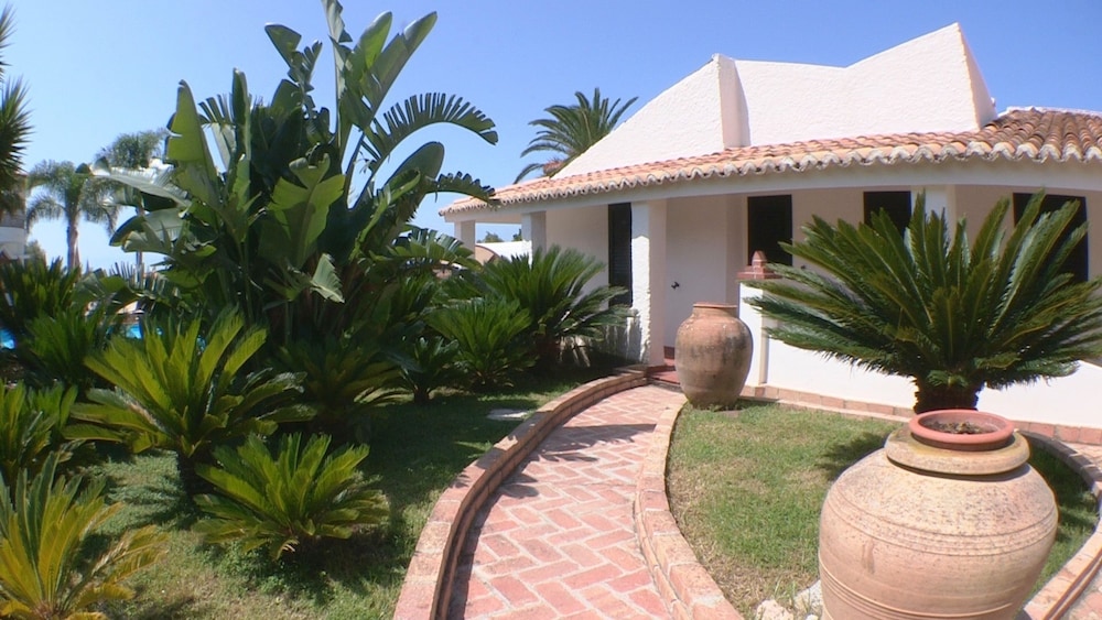 Hotel Baia del Capo 27/30