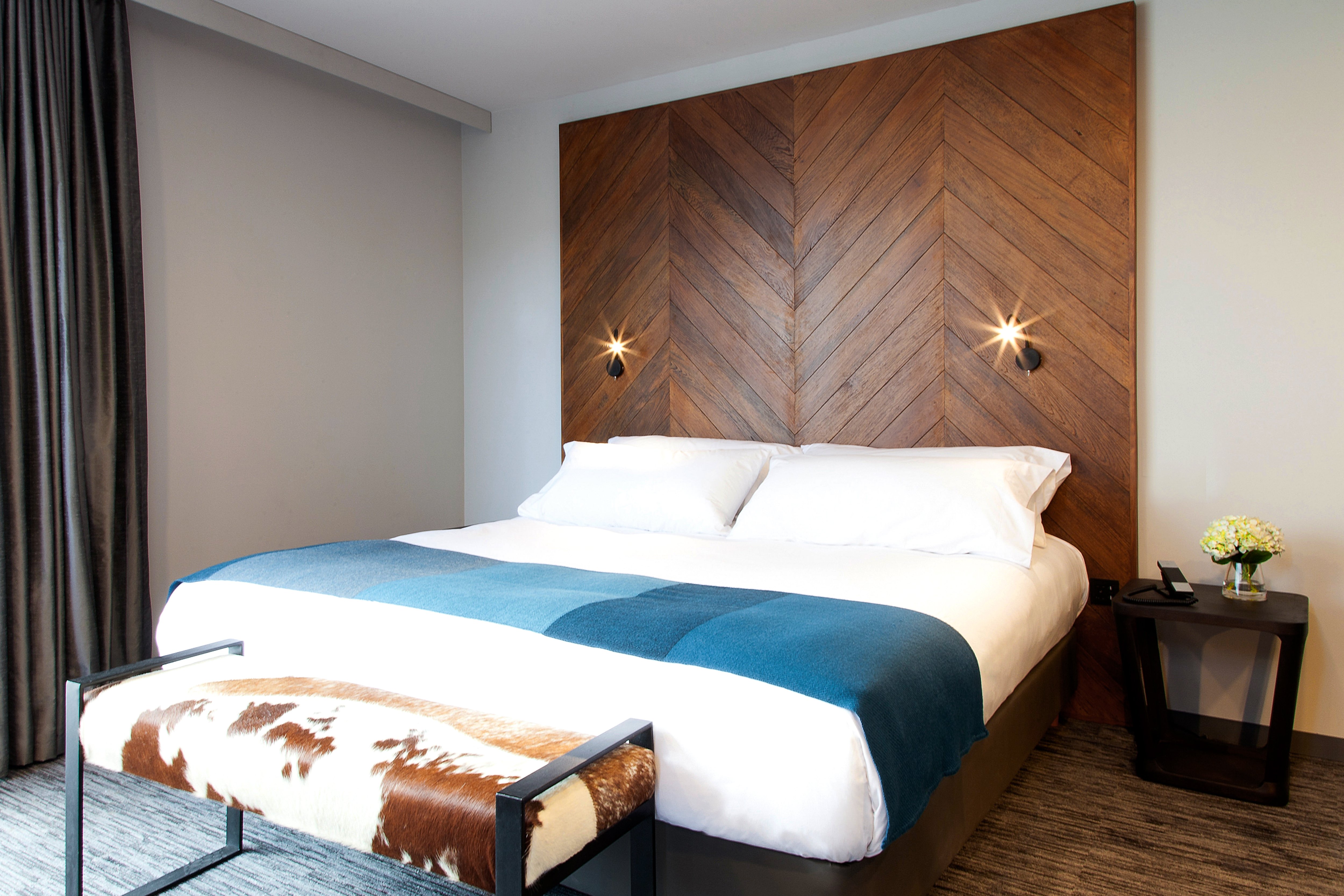 ATIX HOTEL 10/25