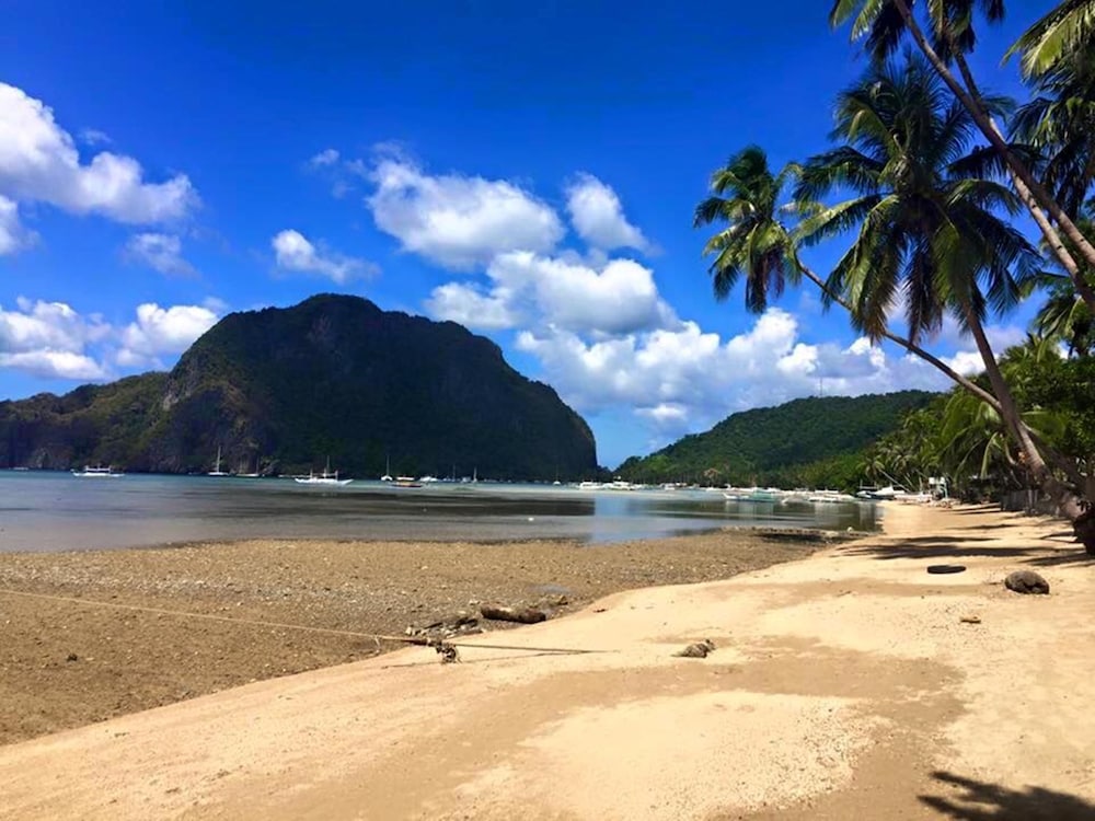 Stunning Republic Beach Resort 42/58