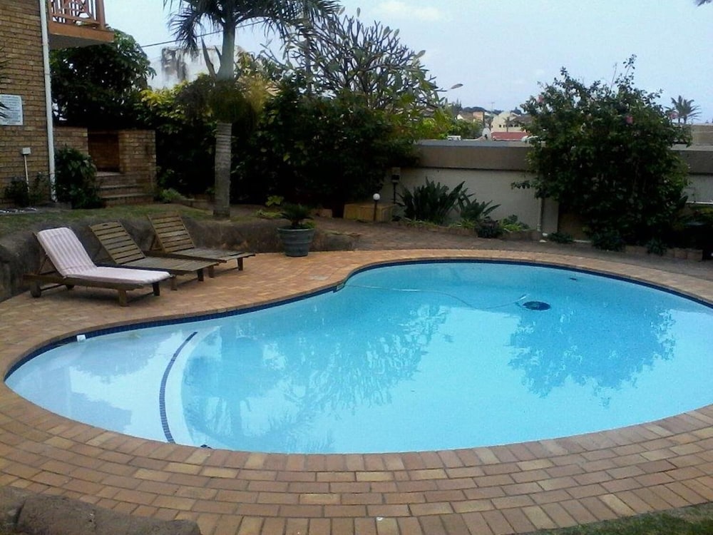 Beachfront Cabanas 4/34