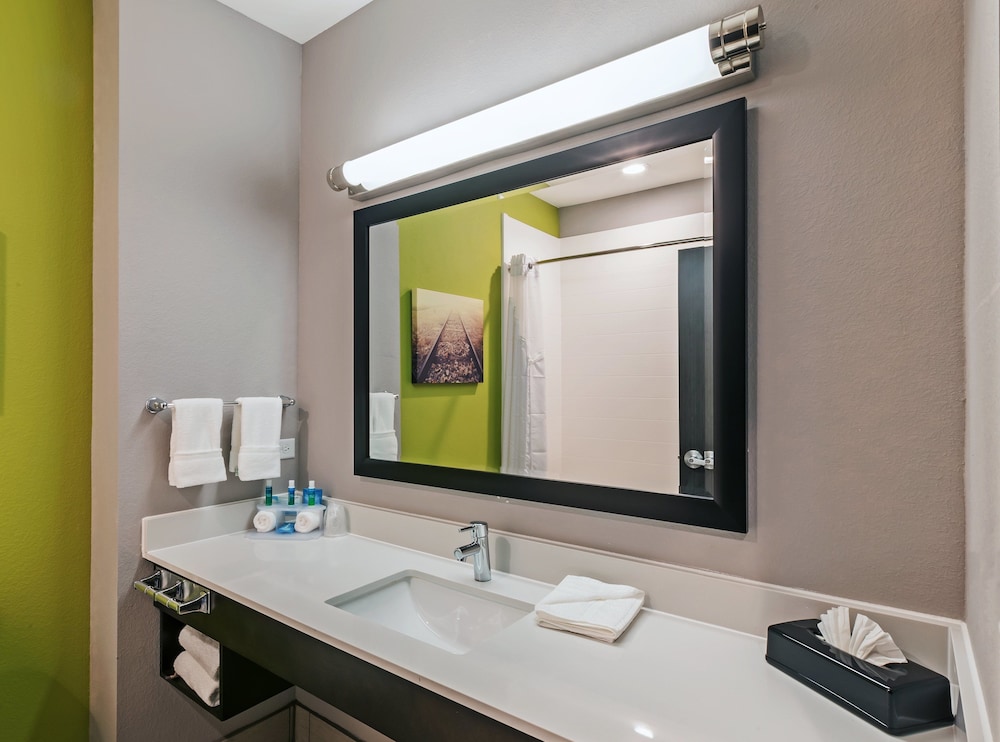 HOLIDAY INN EXPRESS & SUITES PERRYTON 18/50