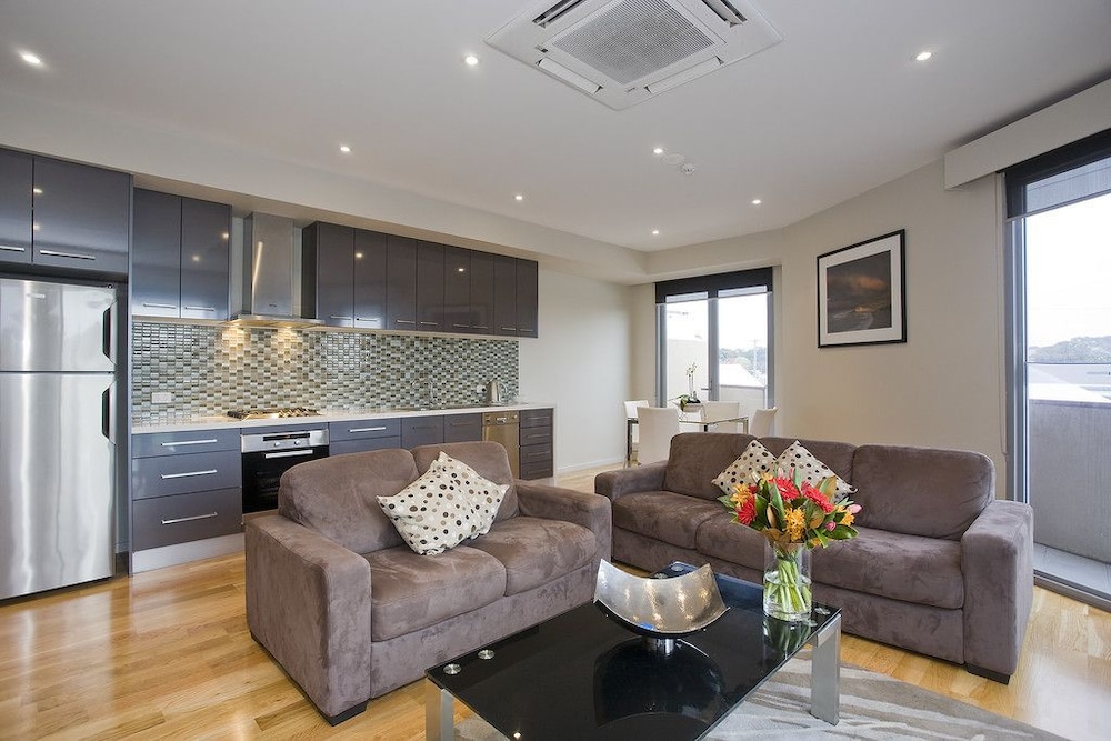 7 Bell Street Apartments 32/50
