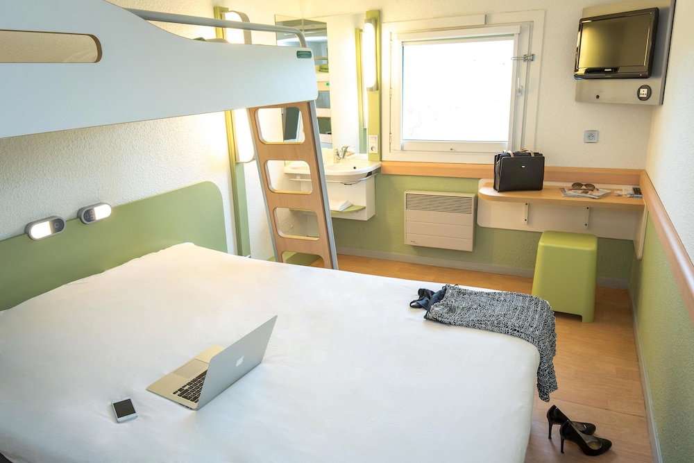 Ibis Budget Frejus Capitou A8 30/61