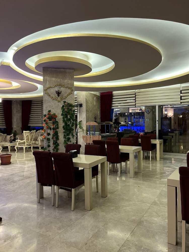 Grand Ezel Hotel 41/50