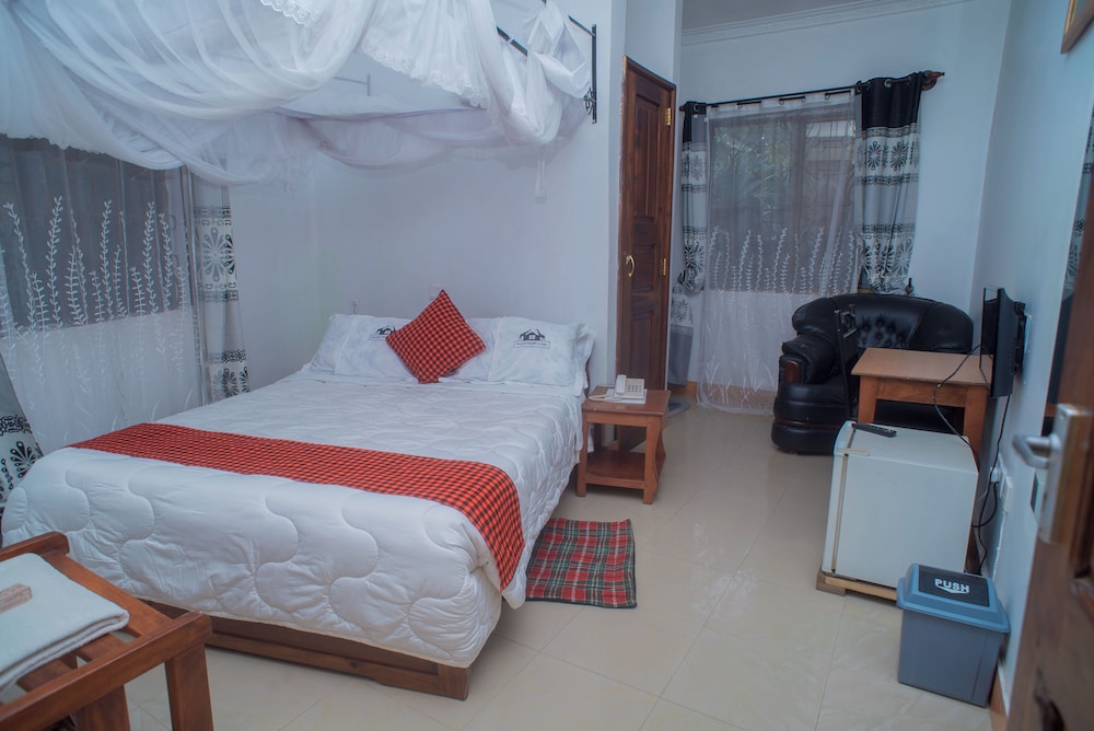 Arusha Giraffe Lodge 15/50