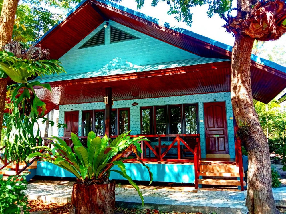 ROCKY POINT RESORT 2/62