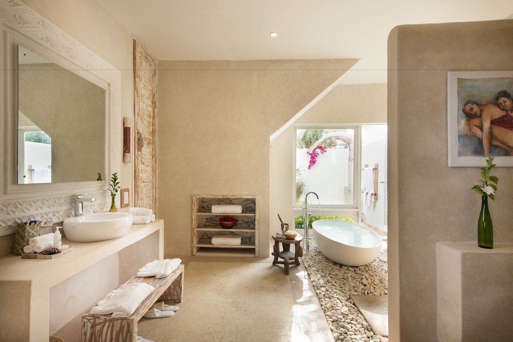 The Aiyana Resort and Spa 50/50