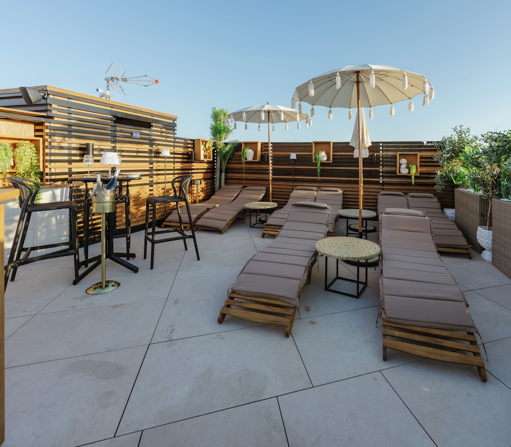 Royale Sainte Helene Boutique Hotel 49/57