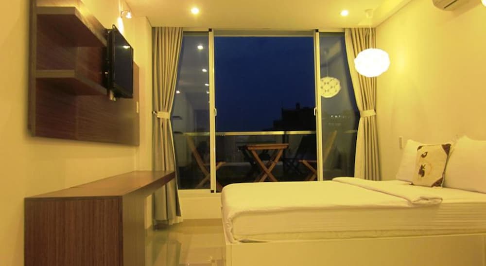 DELUXE, DOUBLE BED, BALCONY