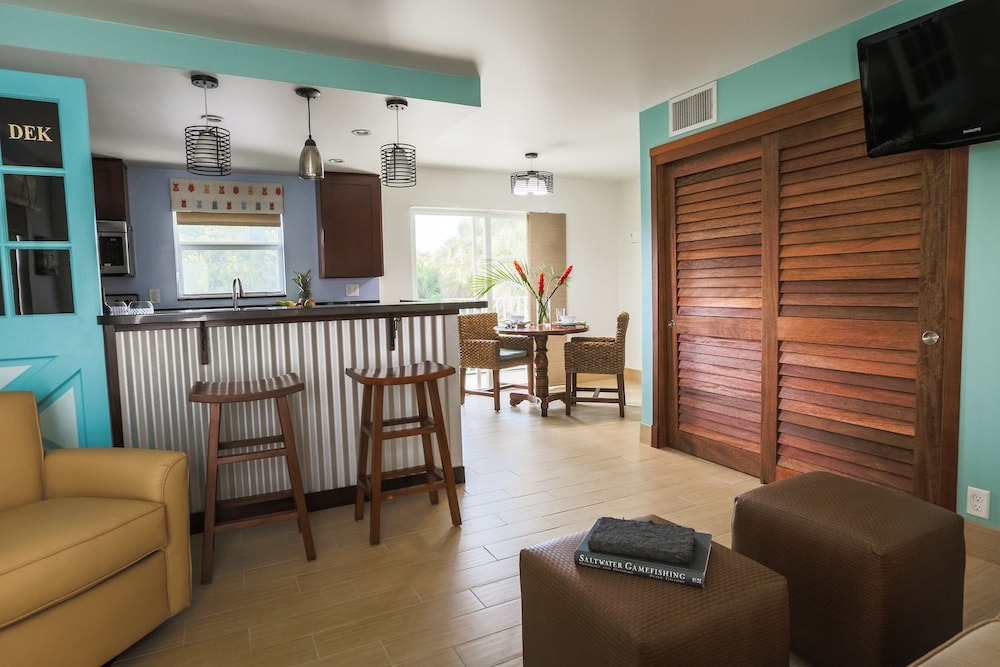Sun Dek Beach House 34/56