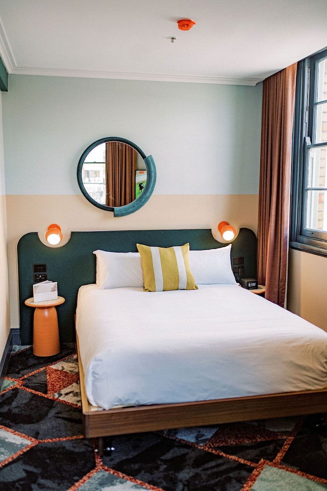 HOTEL STEYNE 12/50