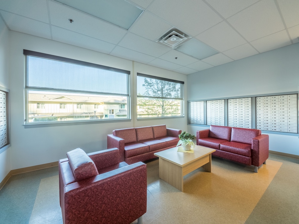 Vancouver Island University Residences 18/39