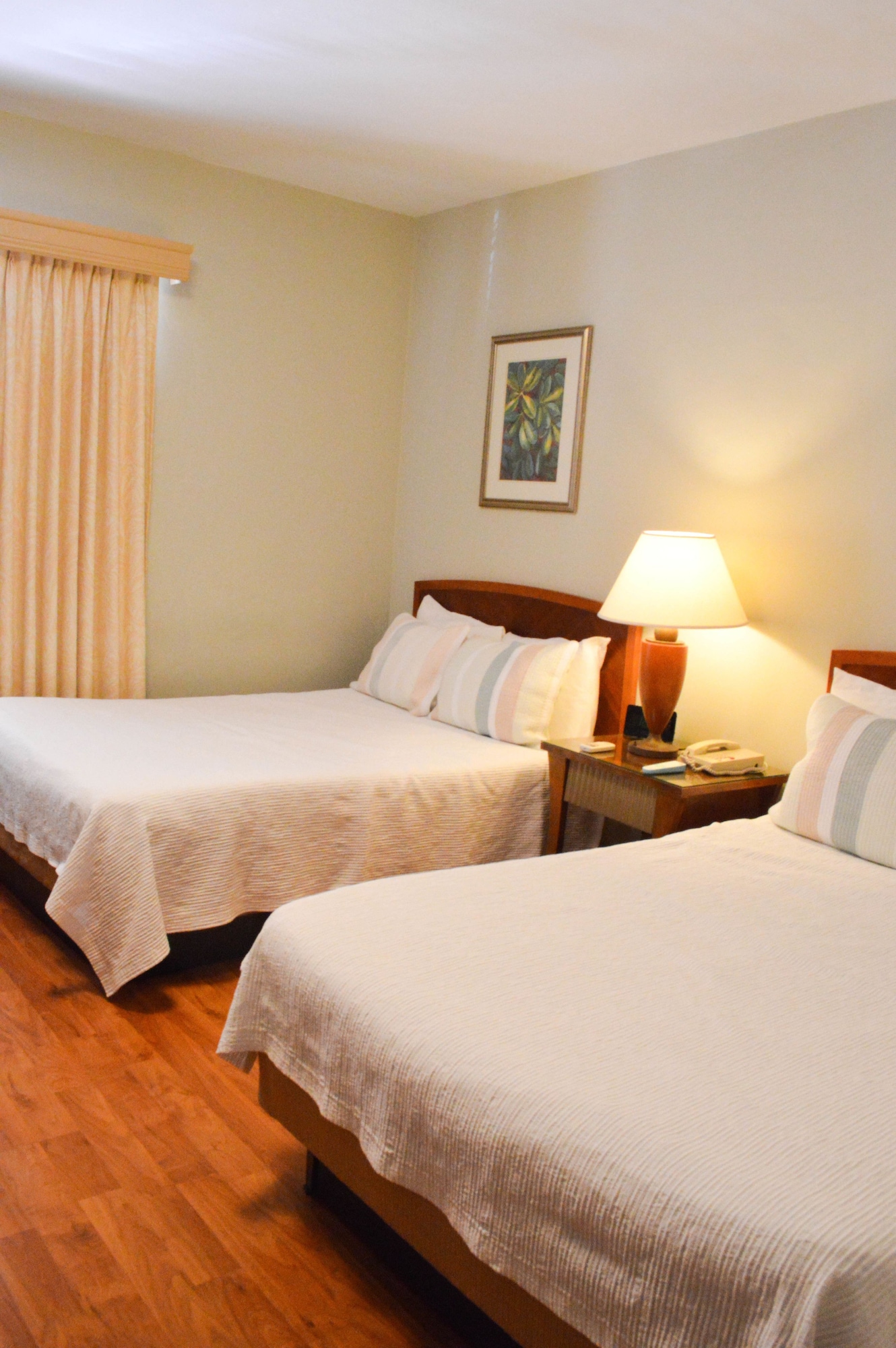 ROOM, DOUBLE BED