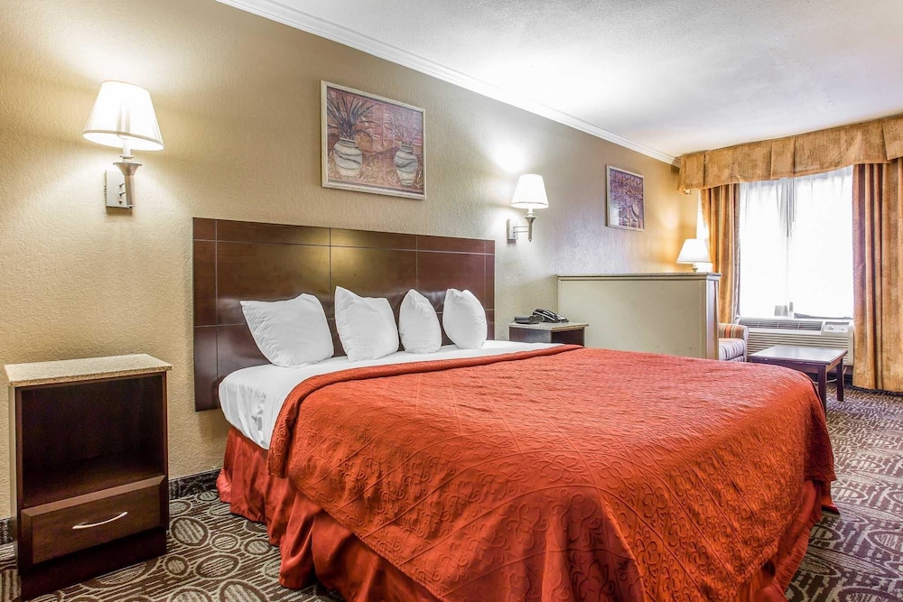 Quality Inn and Suites Ft Jackson Maingate 15/35