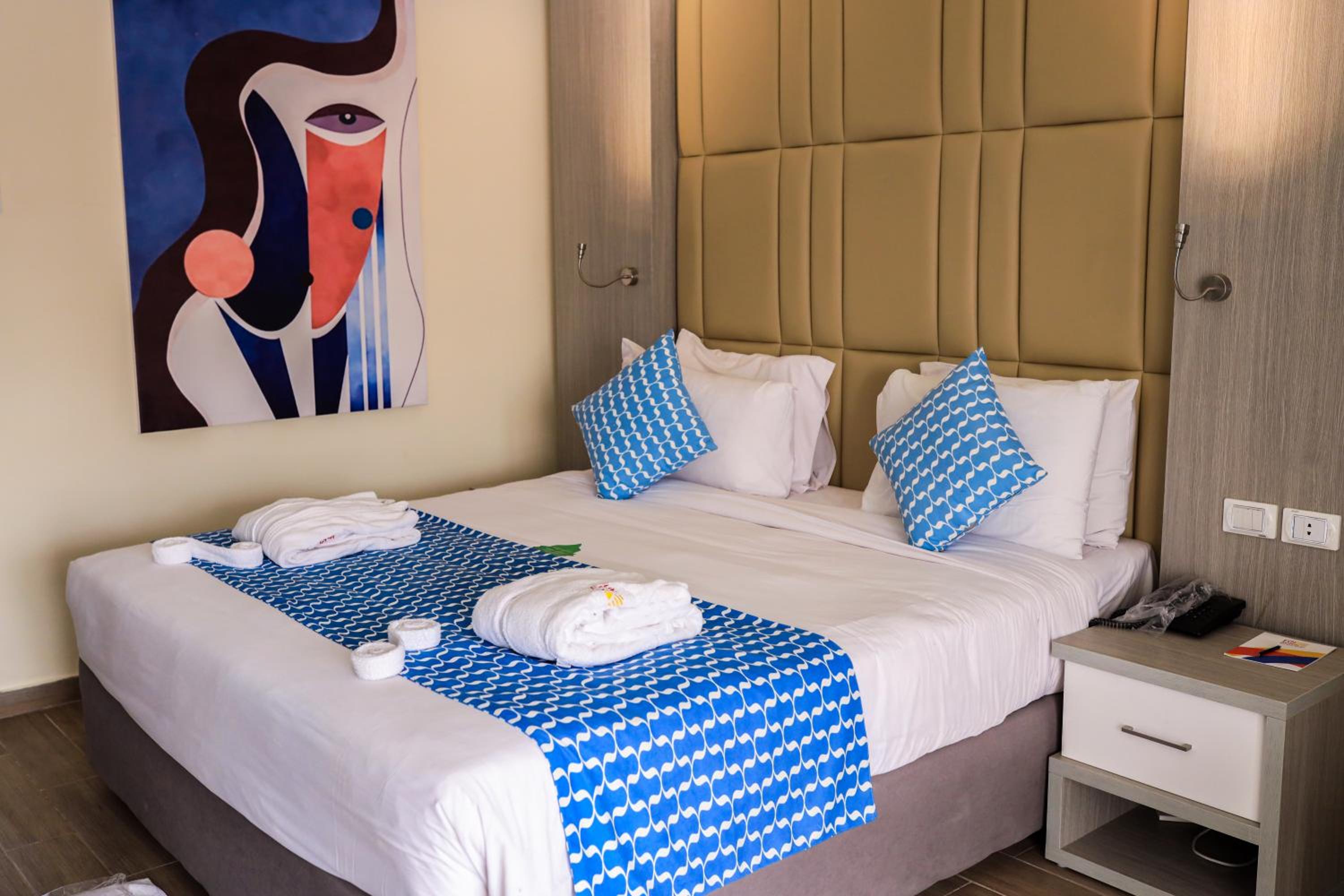 Deluxe, Double Bed, Pool View