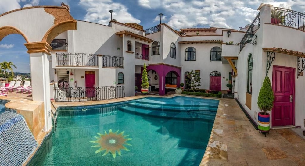 Hotel Boutique Pueblo Lindo 44/47