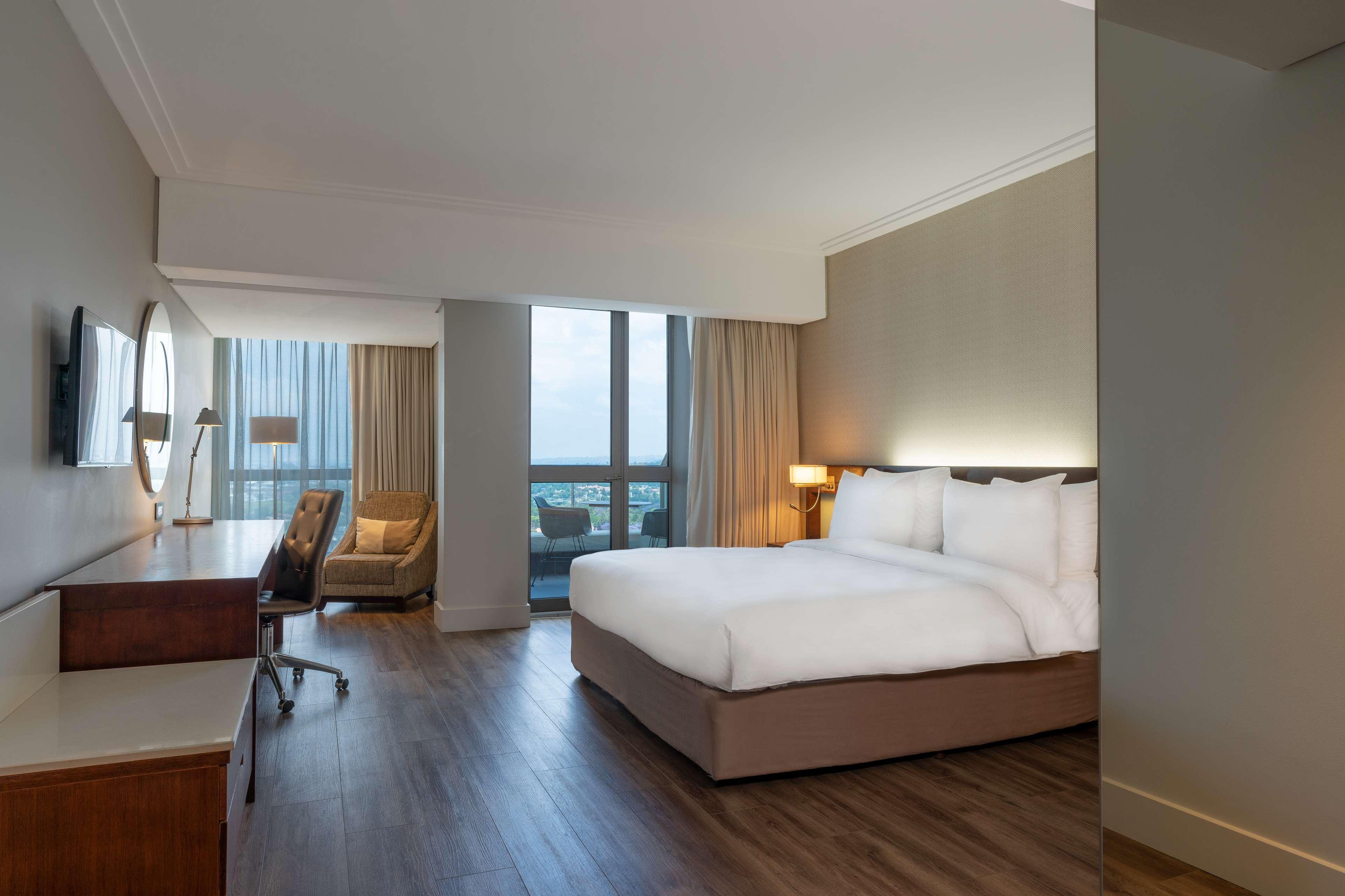 RADISSON BLU HOTEL SANDTON 17/50