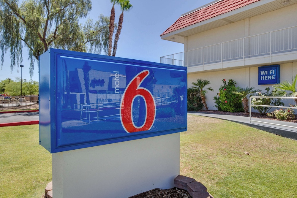 Motel6 Tempe, AZ - Broadway - ASU 17/63