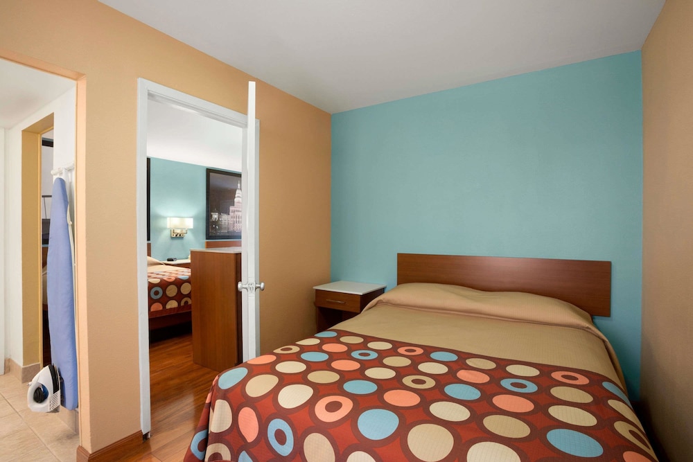 Super 8 By Wyndham Austin Downtown/Capitol Area 9/23